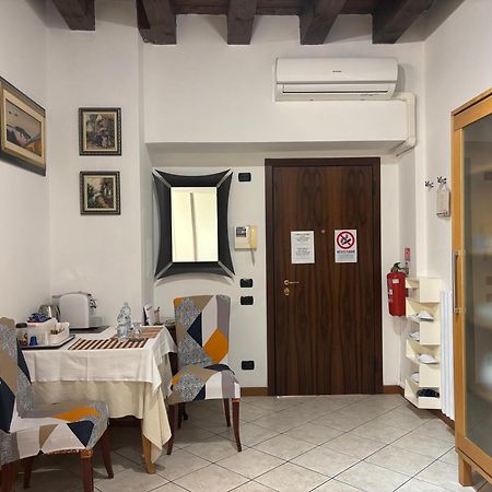 Monolocale In Piazza Isolo Apartment Verona Exterior photo