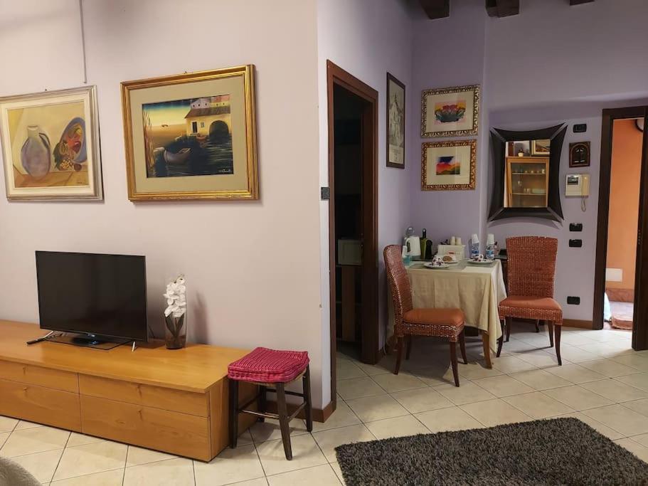 Monolocale In Piazza Isolo Apartment Verona Exterior photo
